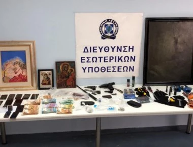 Προφυλακίσεις για το κύκλωμα των ναρκωτικών - Τοξικομανής δήλωσε ο γιος του πρώην βουλευτή